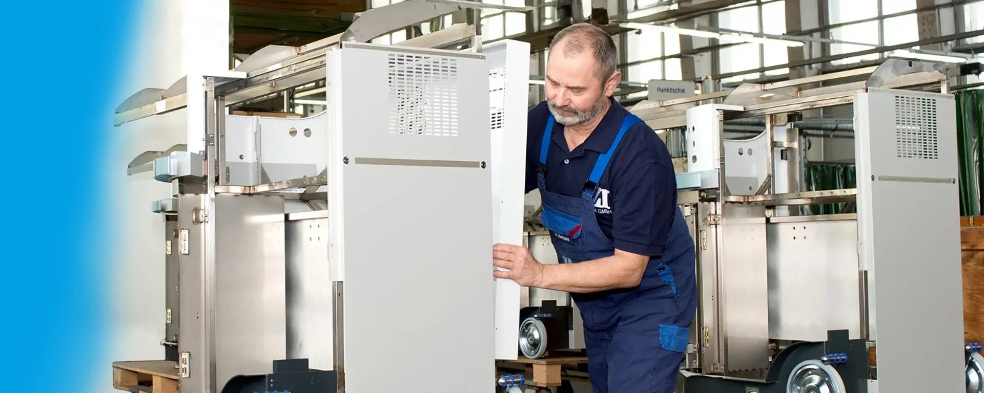 A ZI Jena employee at work