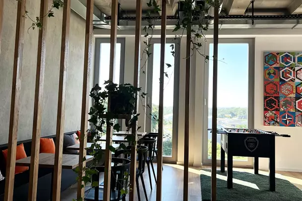 The bright, cosy break room invites you to linger Break room in the Frankfurt am Main office