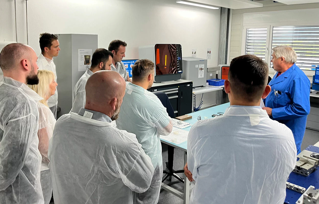 Tour of the Polycontact AG laboratory